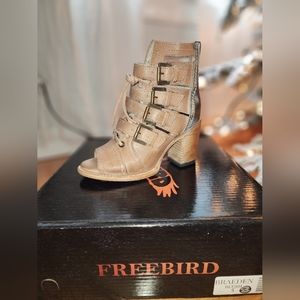 FREEBIRD - BRAEDEN - BLUSH - SIZE 6